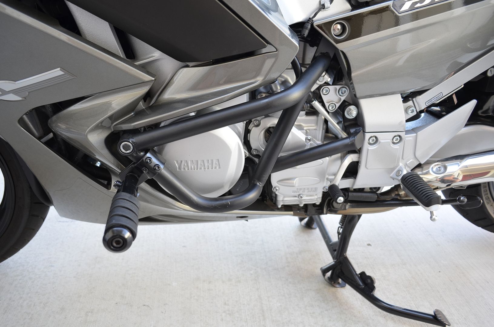 Highway pegs and canyon cage Yamaha FJR Forum Yamaha FJR Owners Forums